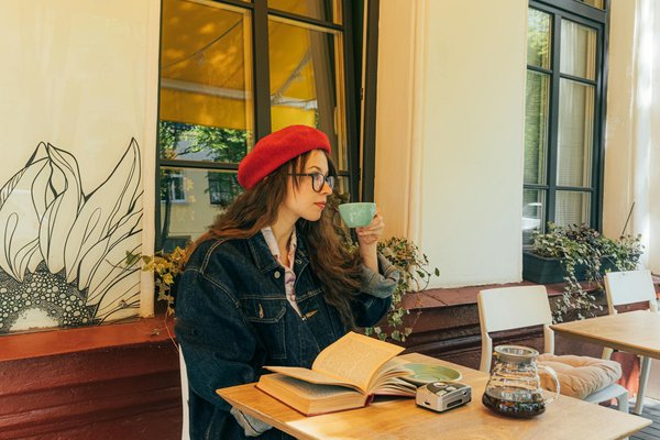 How is the UK government managing immigration policies?